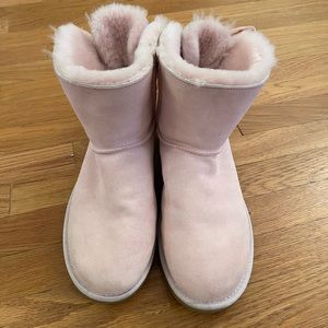 Light pink Ugg’s